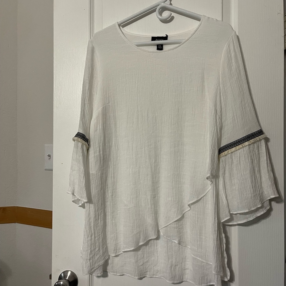 Alyx top
